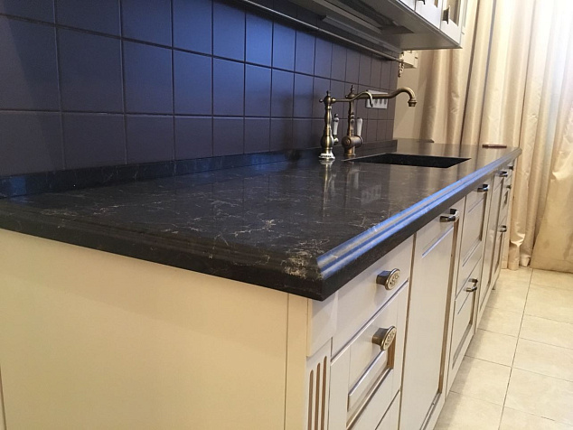 Столешница из кварцевого камня Caesarstone 5003 Piatra Grey